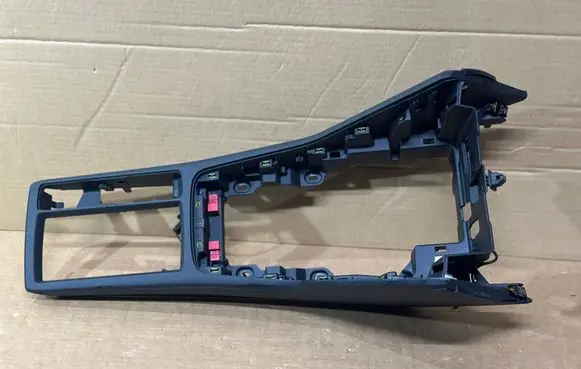 Audi Q3 F3 Center console 83B863242
