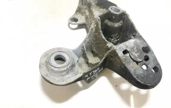 Audi A6 S6 C5 4B Engine mounting bracket 4b0199351b