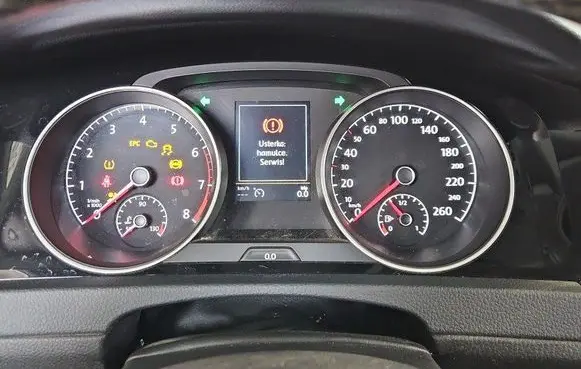 Speedometer (instrument cluster)