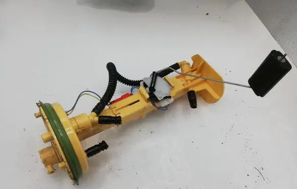 BMW X5 E70 Fuel level sensor 7164316