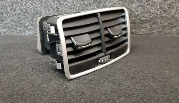 Rear air vent grill
