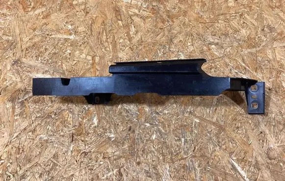 Porsche Cayenne (9Y0 9Y3) Headlight/headlamp mounting bracket 9Y0807571B