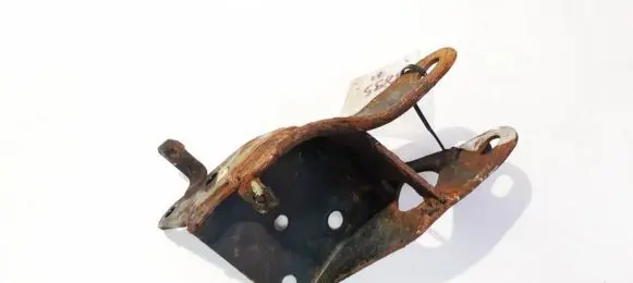 Mazda Premacy Engine mounting bracket