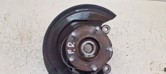 Nissan Juke I F15 Front wheel hub