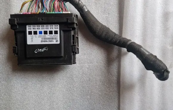 Chevrolet Camaro BSM Control unit 13574842