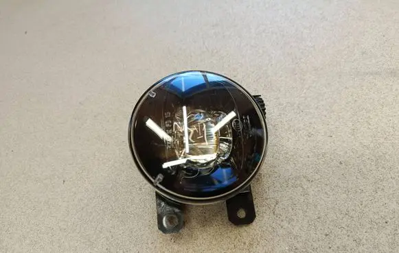 Peugeot 5008 II Front fog light 90092347