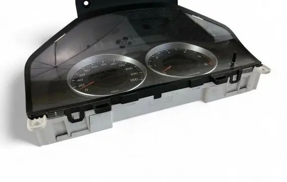 Volvo V70 Speedometer (instrument cluster) 31327581AA