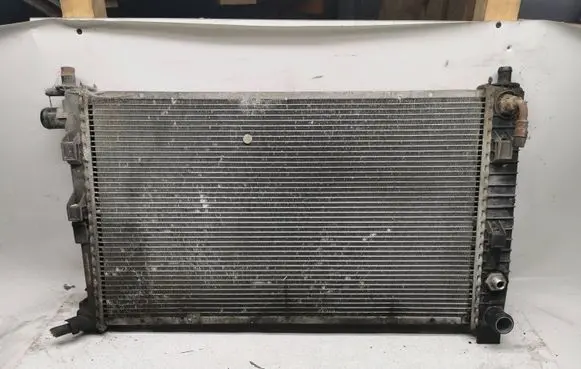 Mercedes-Benz Vaneo W414 Coolant radiator A1685001602