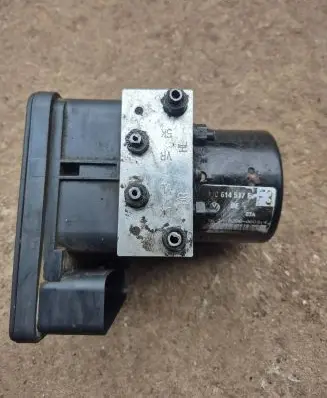 Audi A3 S3 8L ABS Pump 1C0907379E 00006065D5 10096003133