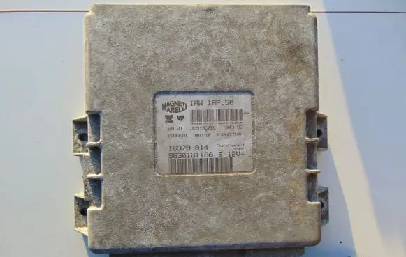 Peugeot 106 Engine control unit/module 9630181180