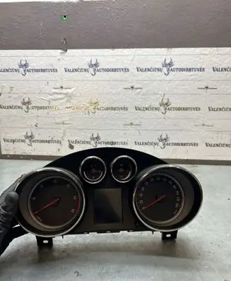 Opel Insignia A Speedometer (instrument cluster) 20980568 365903926