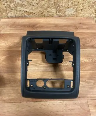 Volkswagen Touareg II Other center console (tunnel) element 7P6864299 1205773 1205773X002223