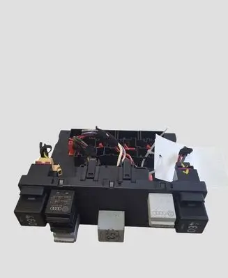 Audi A3 S3 A3 Sportback 8P Comfort/convenience module 8P0907279F F005V00519