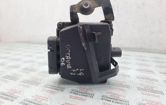 Skoda Octavia Mk2 (1Z) Turbo solenoid valve 6Q0906625