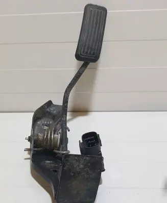 Toyota Avensis T250 Accelerator throttle pedal 8928152021 1983003041 07J05