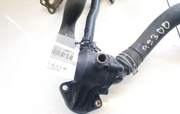 Volkswagen Golf VI Engine coolant pipe/hose 03l121111e