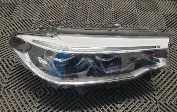 BMW 5 G30 G31 Headlight/headlamp 7439194