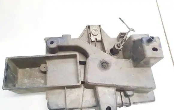 Battery box tray