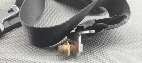Opel Frontera A Middle seatbelt (rear) 91150811