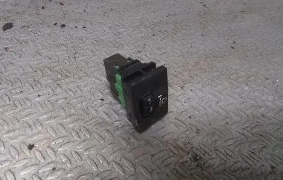 Toyota Yaris Headlight level height control switch 841520D080