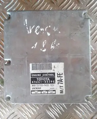 Toyota Avensis T220 Engine control unit/module 8966105390 MB1757009400 1757009400X