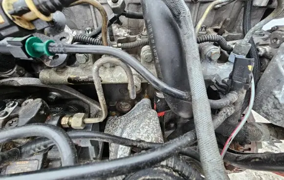 Citroen C5 Fuel main line pipe 0445214019