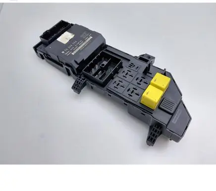 Opel Vectra C Fuse module 24443147 24443147AB 518777016