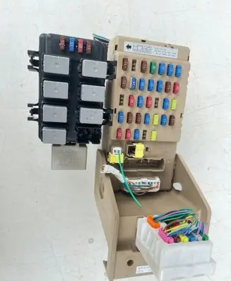 Subaru Forester SH Fuse module 82201FG010