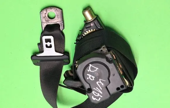 Mercedes-Benz ML W163 Front seatbelt 254041R