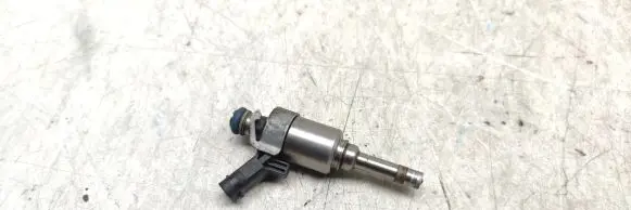 Audi A4 S4 B8 8K Fuel injector Q7008