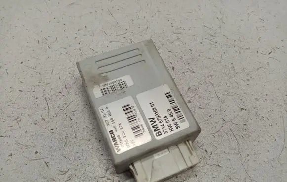 BMW X5 E70 Air suspension control unit module (rear) 6793163 37146793163 37146778966