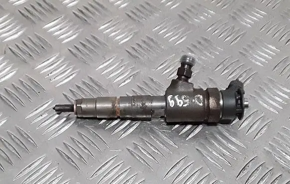 Peugeot 2008 I Fuel injector 0445110339