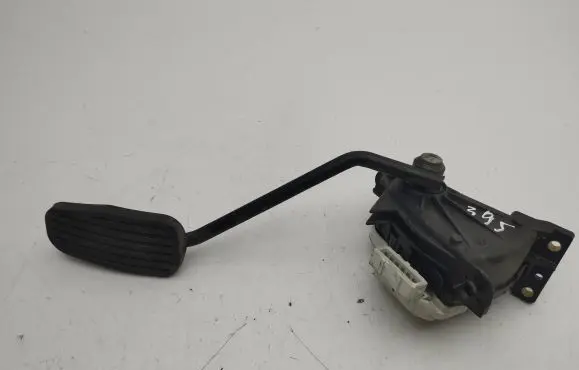 Volvo XC90 Accelerator throttle pedal 30683521