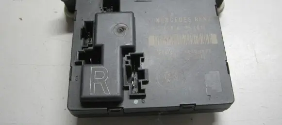 Mercedes-Benz E W211 Door control unit/module 2118704126