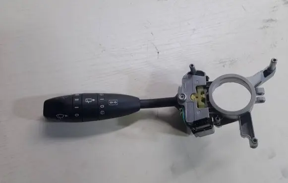Mercedes-Benz B W245 Wiper control stalk A1695450010 281888