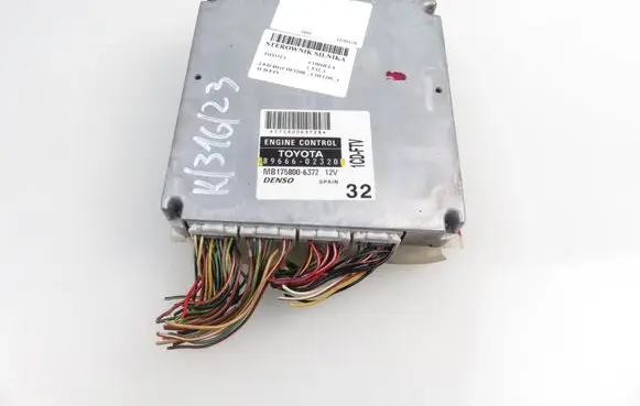 Toyota Corolla E120 E130 Engine control unit/module 8966602320