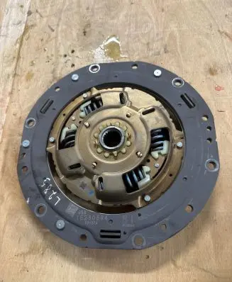 Toyota Yaris XP210 Clutch pressure plate 1E280594