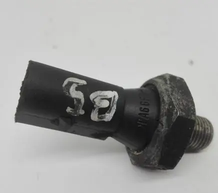 Volkswagen PASSAT B5.5 Oil pressure sensor 06A919081A