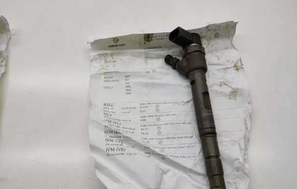 Audi A8 S8 D3 4E Fuel injector 0445110158