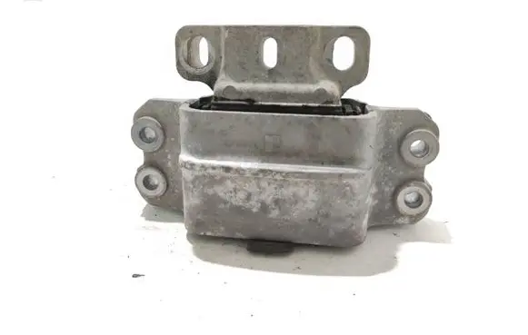 Volkswagen PASSAT B6 Engine mount bracket 3C0199555