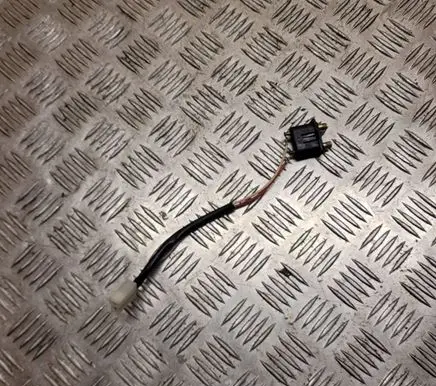 Mercedes-Benz Vaneo W414 Sliding door contact joint 9018200254