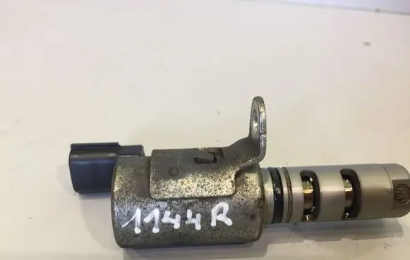 Volvo S60 Camshaft vanos timing valve 4M5G6L713AE