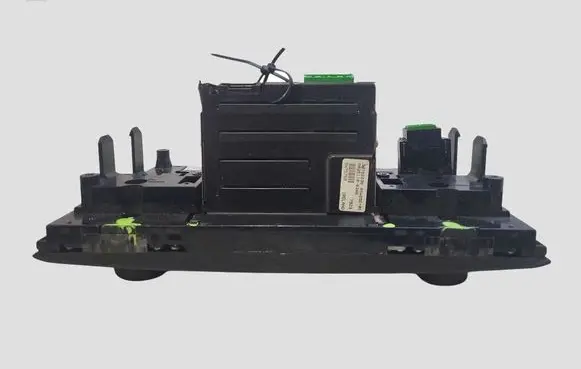 Volvo XC90 Radio/CD/DVD/GPS head unit 30732642 30752236