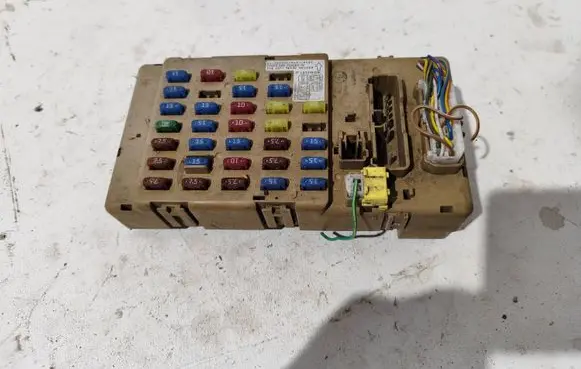 Subaru Outback Fuse box set LB101001B