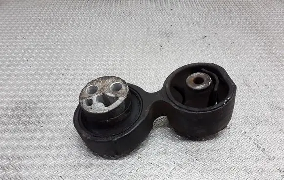 Honda Accord Engine mount bracket