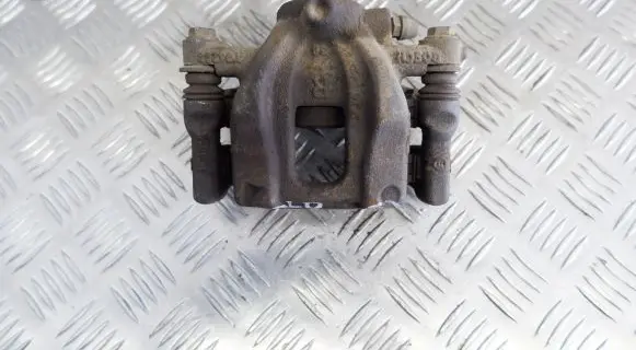 Honda CR-V Rear brake caliper