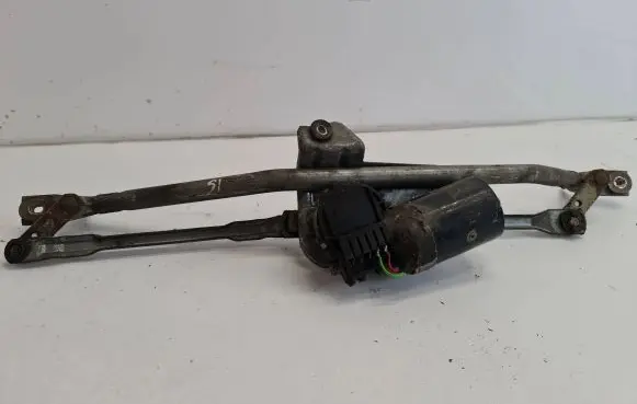 Audi A4 S4 B5 8D Wiper motor 8D1955113B 0390241132 96461721