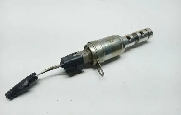Renault Fluence Camshaft vanos timing valve 50556060