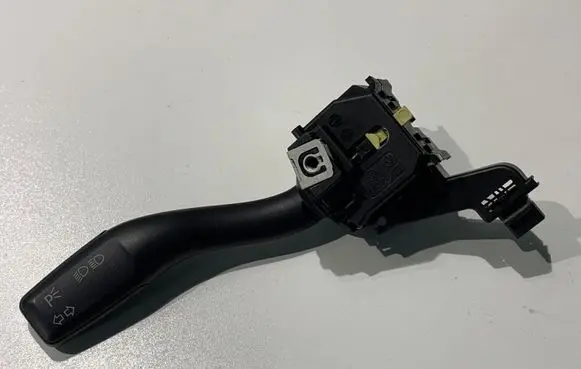 Audi A3 S3 A3 Sportback 8P Indicator stalk 8P0953513A