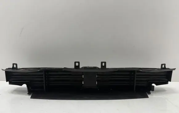 BMW 7 G70 Intercooler air guide/duct channel 3U5A3588707 P5NM000E0 5A35887